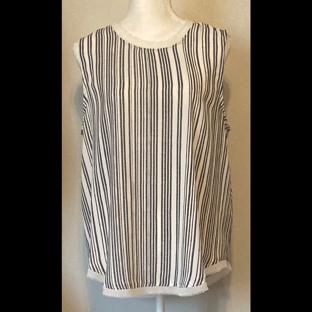 WhoWhatWear B&W sleeveless crepe tunic.